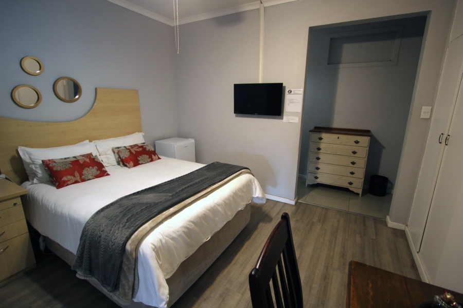 7 Bedroom Property for Sale in Jim Fouchepark Free State